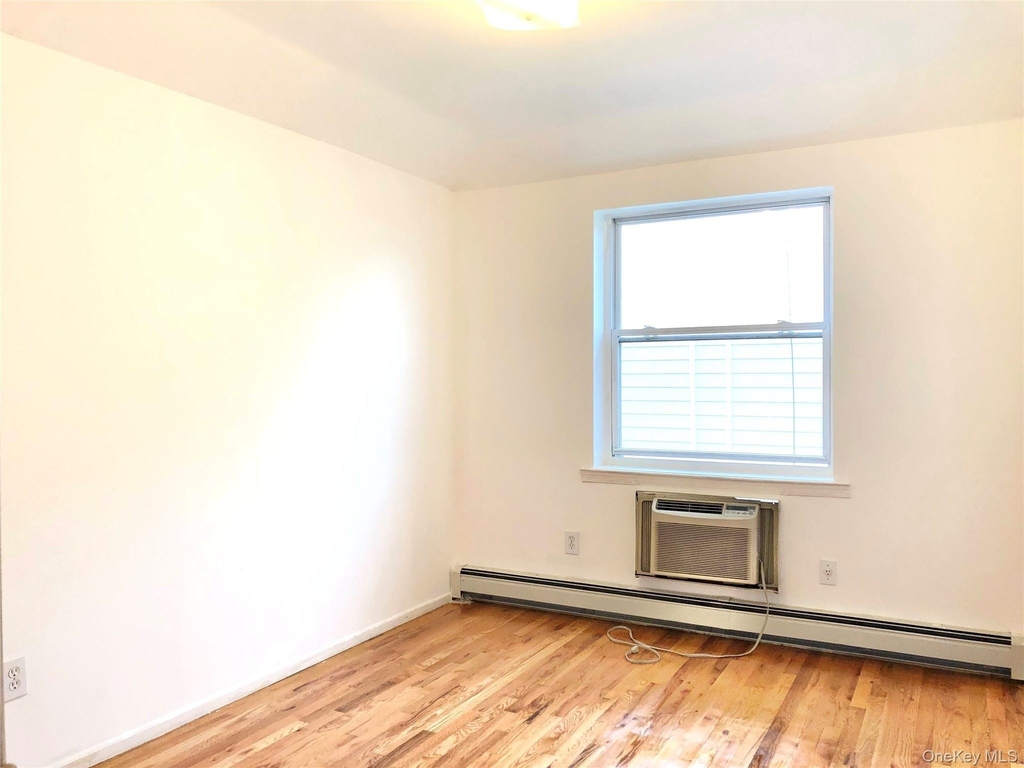 82-03 54th Avenue - Photo 8