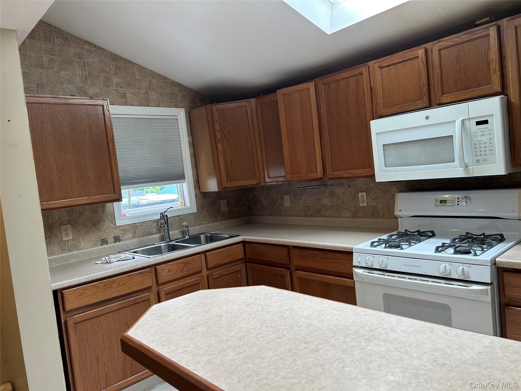 68 Ramapo Road - Photo 5