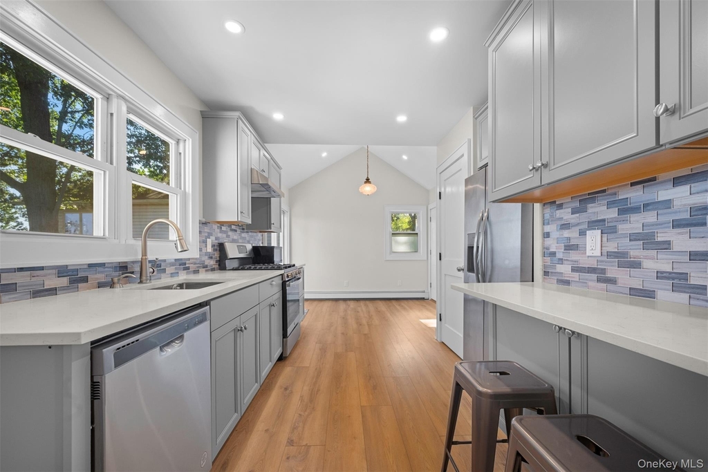 171 Taft Crescent - Photo 7