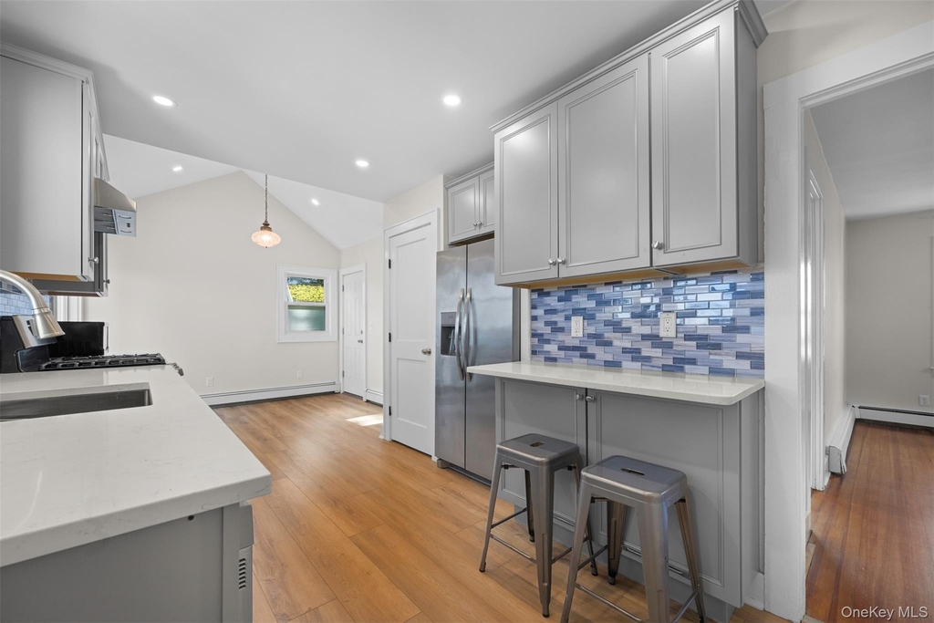 171 Taft Crescent - Photo 8