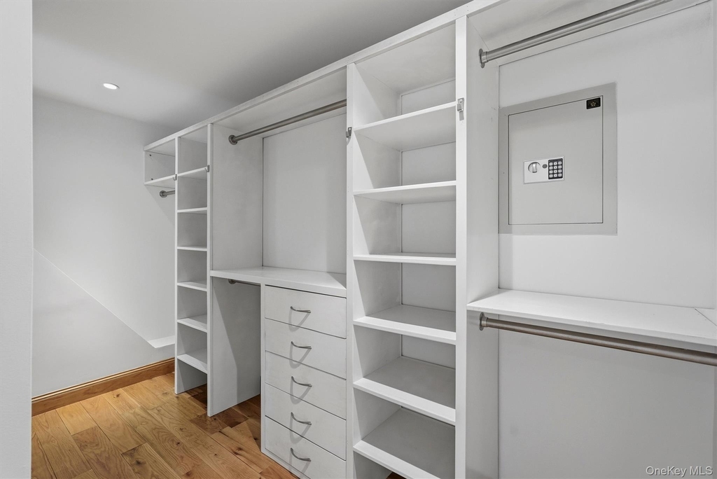 172 Grand Street - Photo 19