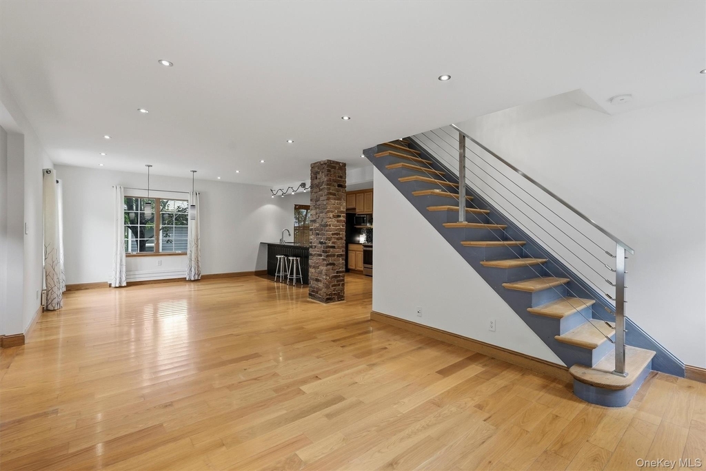 172 Grand Street - Photo 4