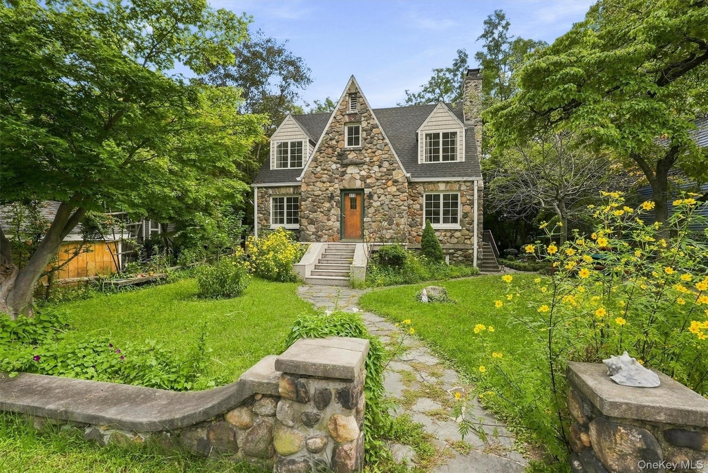 172 Grand Street - Photo 0