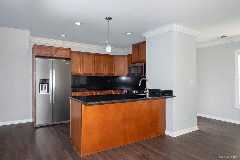 613 Dolphin Lane - Photo 2