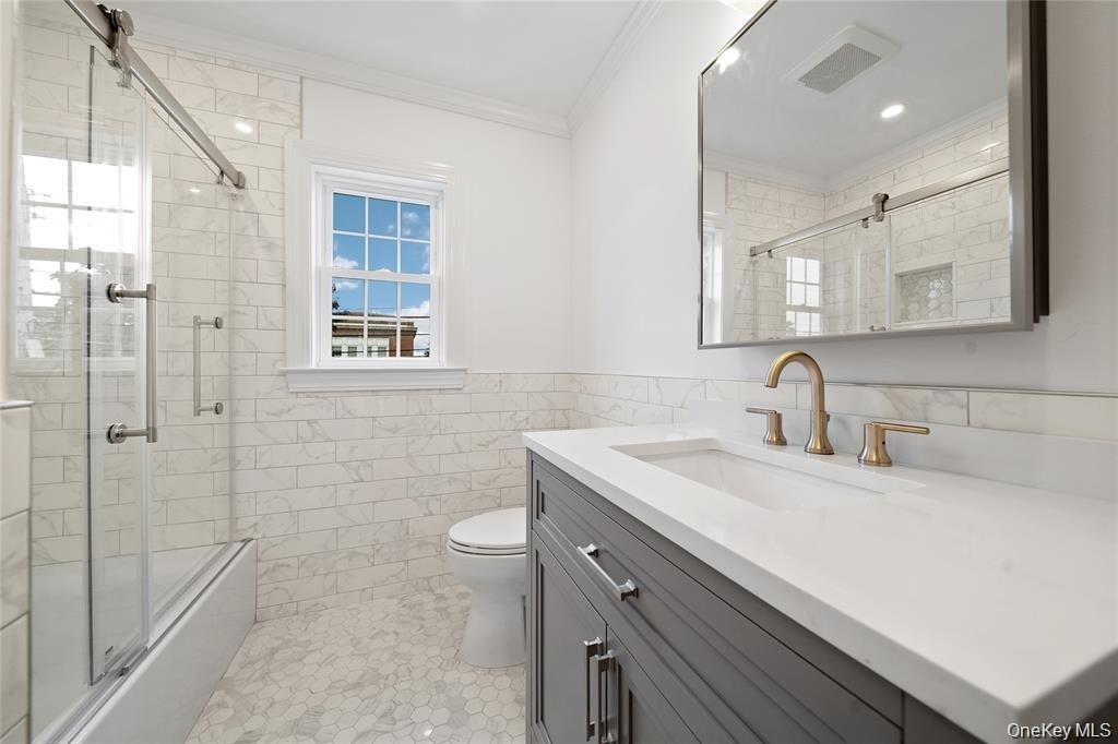 3914 Waverly Avenue - Photo 8