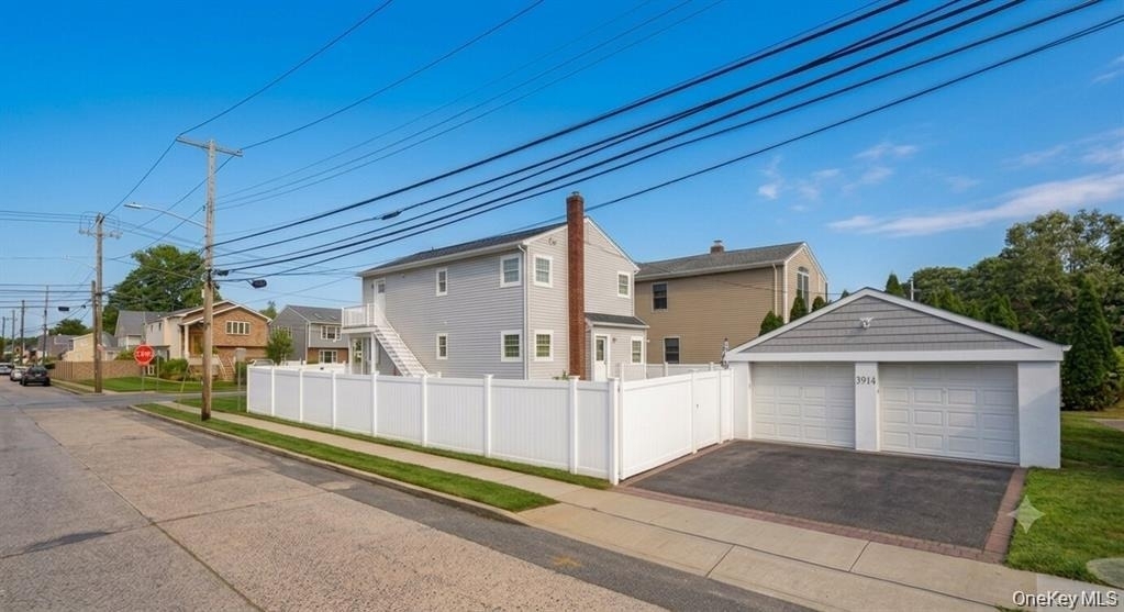 3914 Waverly Avenue - Photo 10