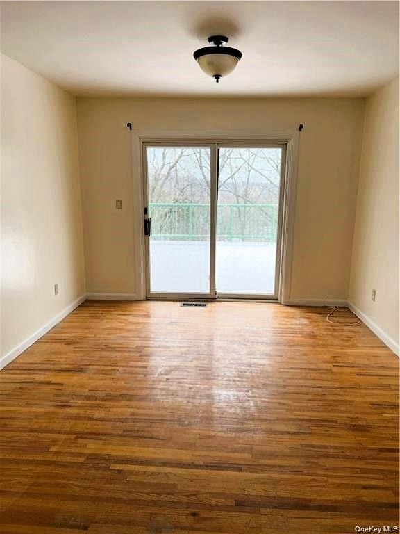 83 Lester Drive - Photo 2