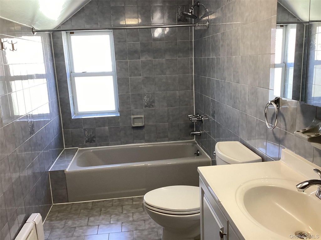6124 169th Street - Photo 6