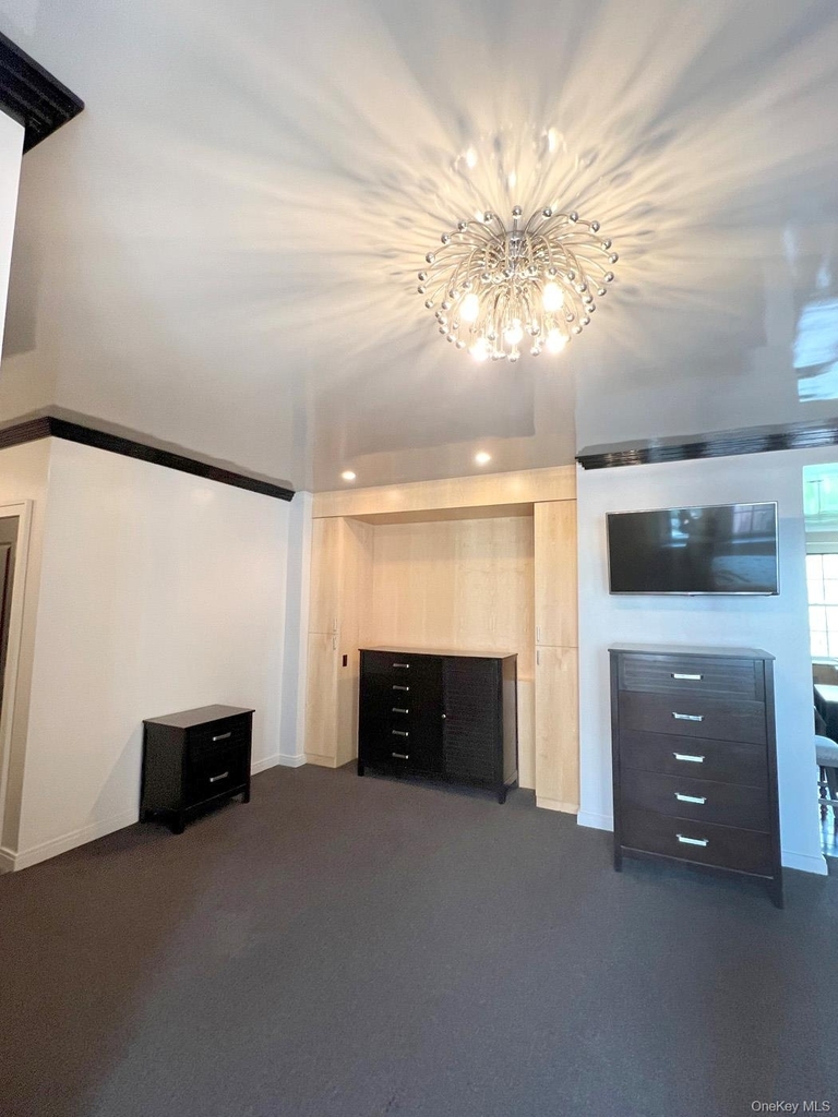 26 East Parkway - Photo 1
