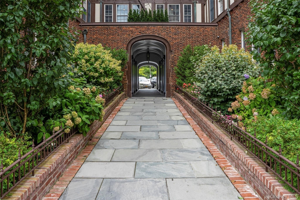 26 East Parkway - Photo 6