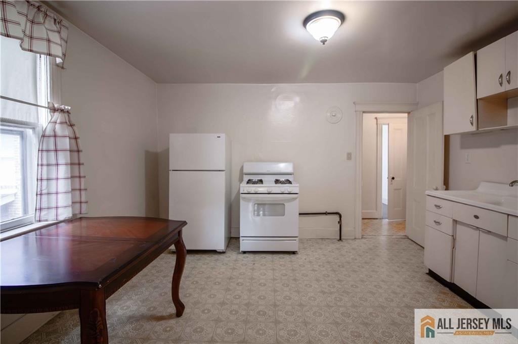 8 Whitehead Avenue - Photo 4