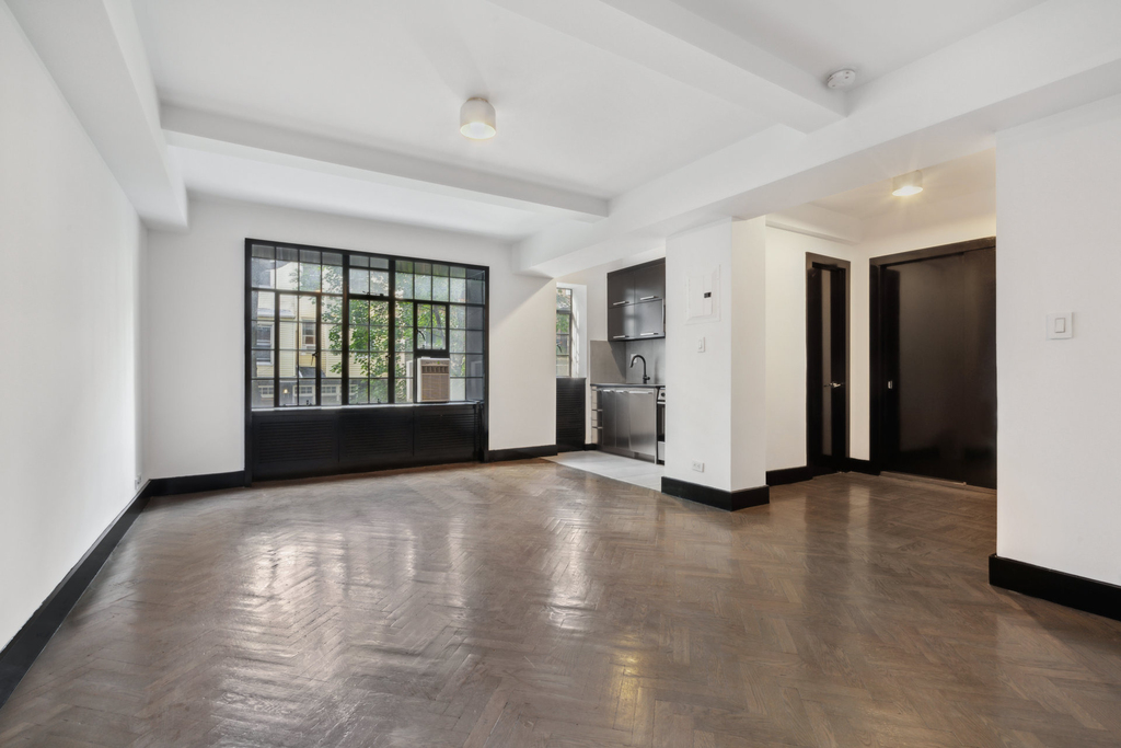 25 Monroe Place - Photo 0