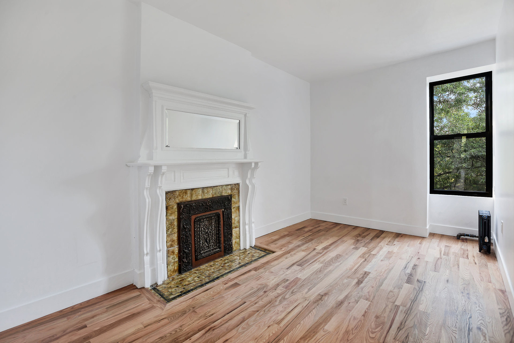 131 Bainbridge Street - Photo 4