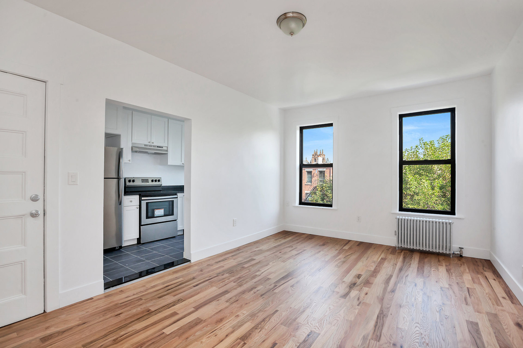 131 Bainbridge Street - Photo 0