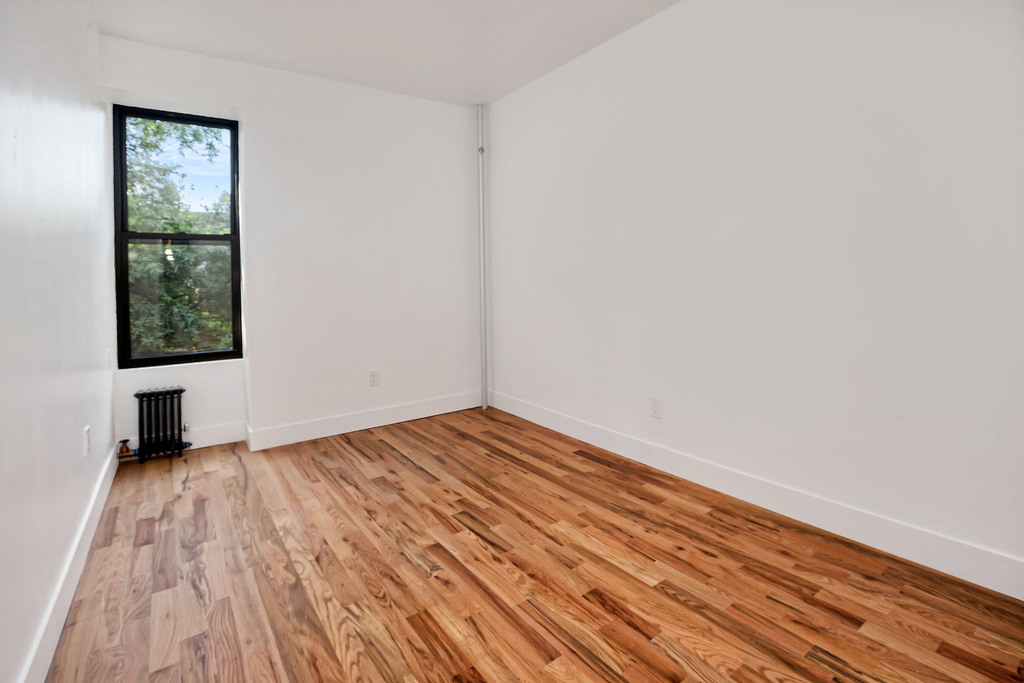 131 Bainbridge Street - Photo 5
