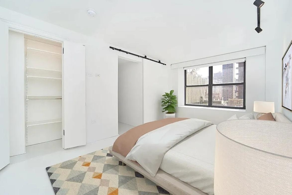 237 Madison Avenue - Photo 2