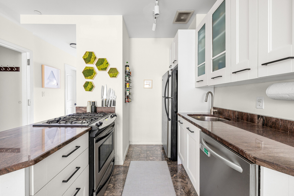 480 State Street - Photo 4