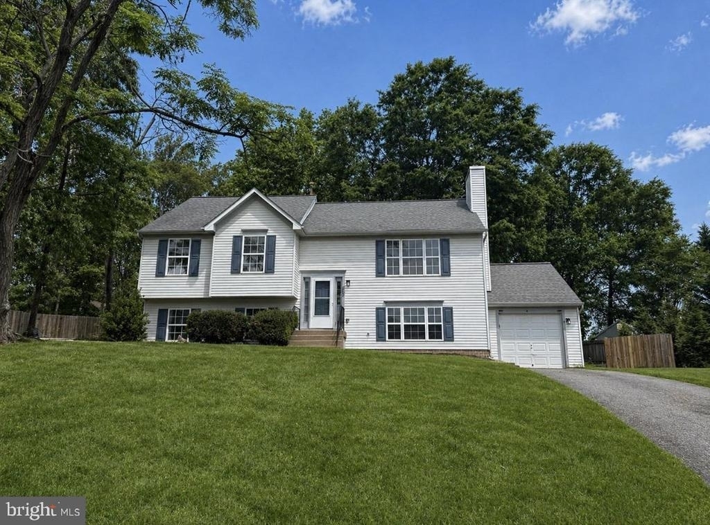 5703 Westchester Lane - Photo 0
