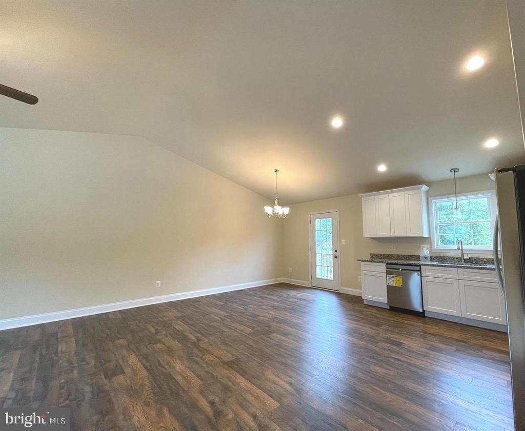 8112 Leland - Photo 3