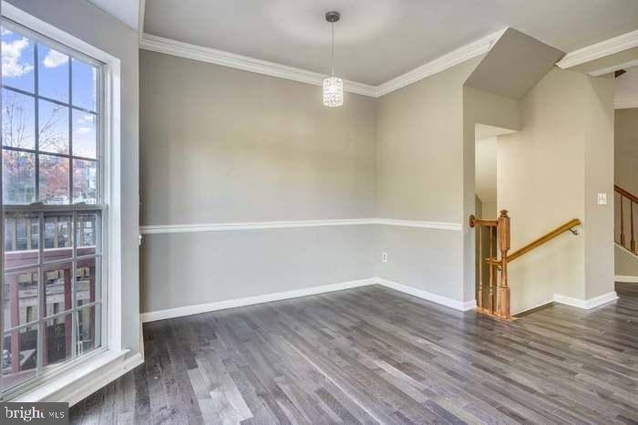1249 Corbett Place - Photo 5