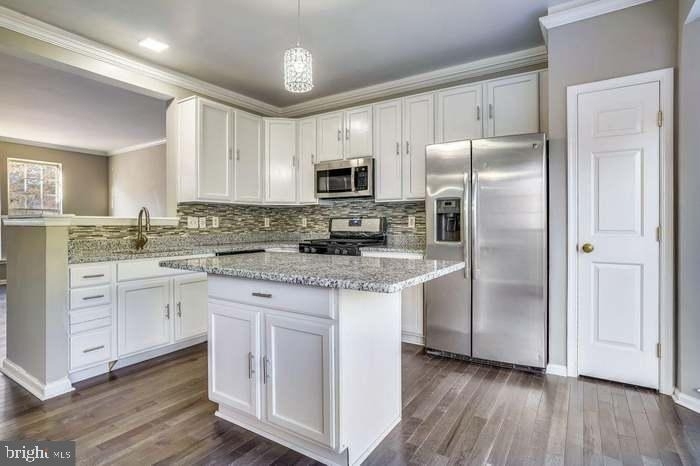 1249 Corbett Place - Photo 6