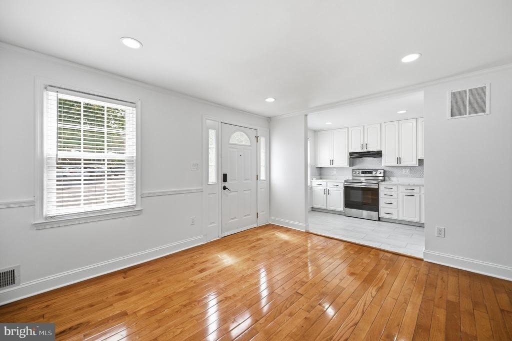 1214 Fox Run Place - Photo 4