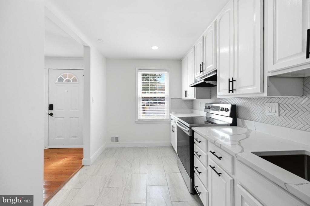 1214 Fox Run Place - Photo 8