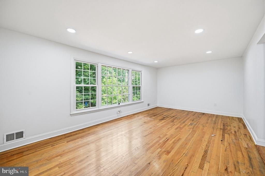 1214 Fox Run Place - Photo 14
