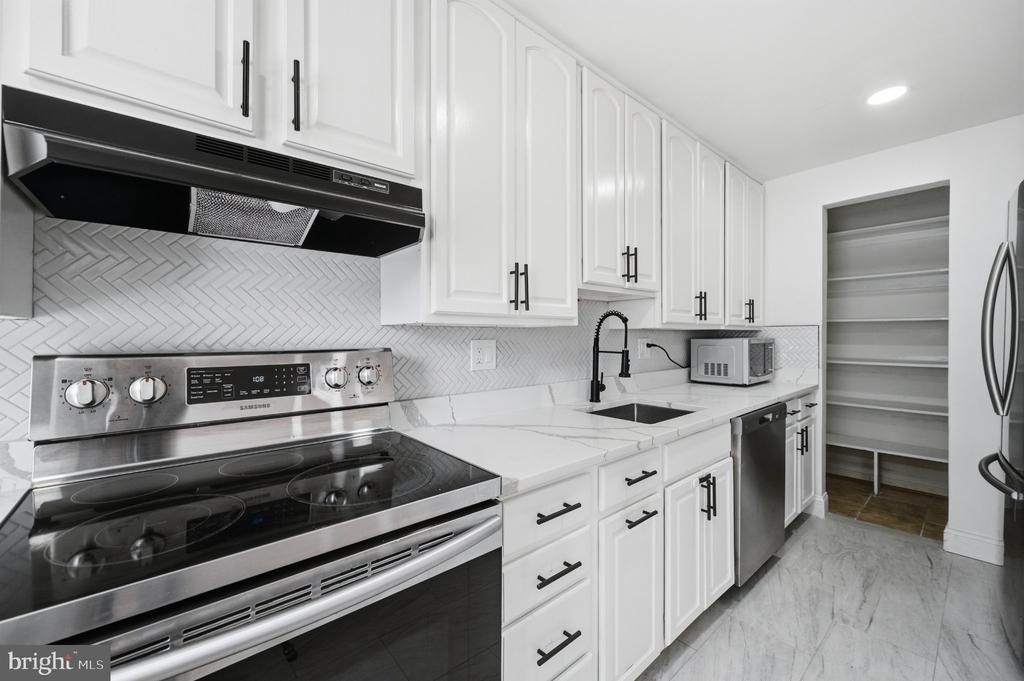 1214 Fox Run Place - Photo 7