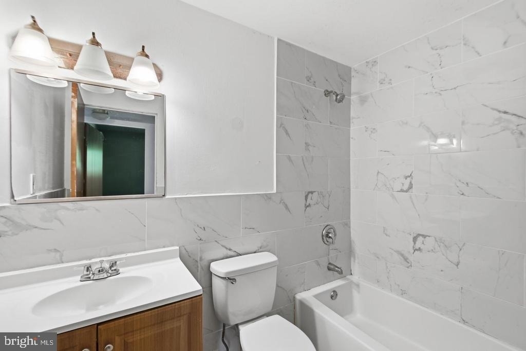 1100 N Sterling Boulevard - Photo 17