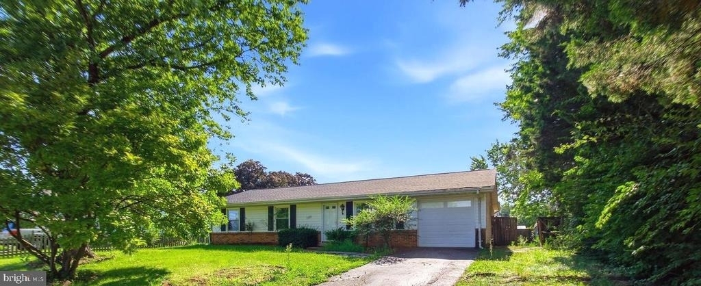 1100 N Sterling Boulevard - Photo 1