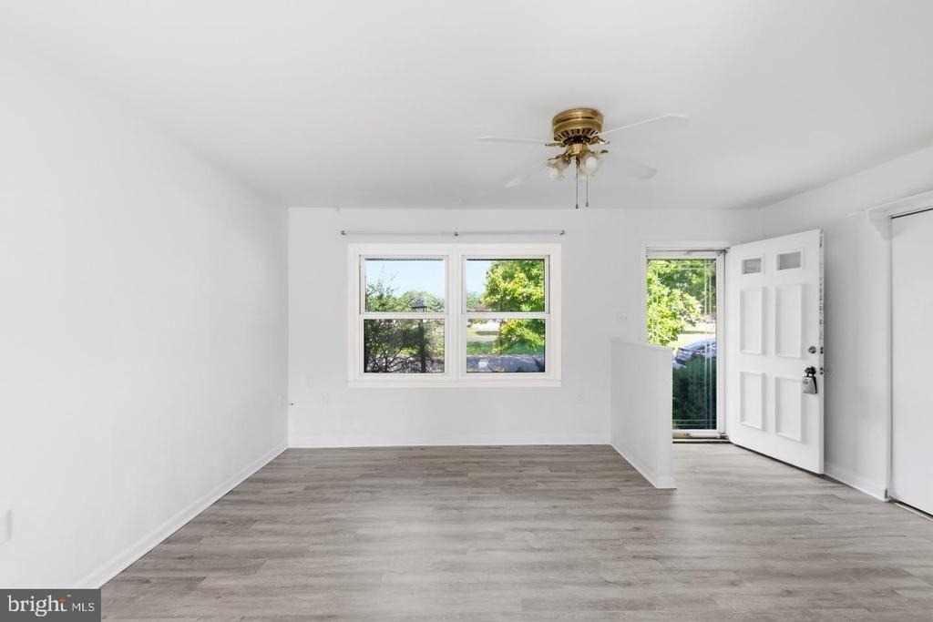 1100 N Sterling Boulevard - Photo 4