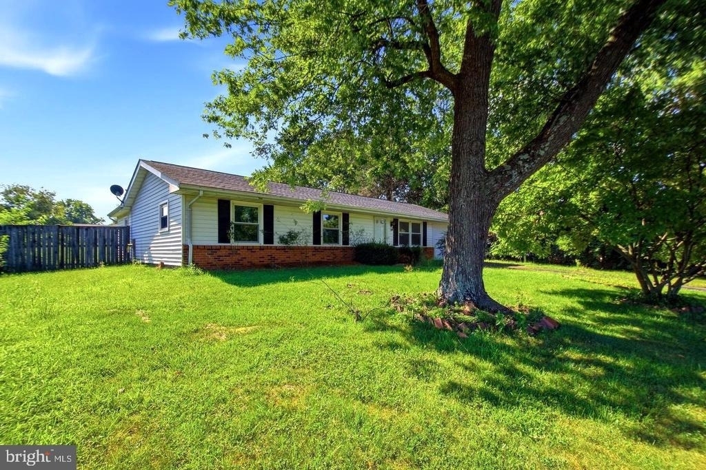 1100 N Sterling Boulevard - Photo 0