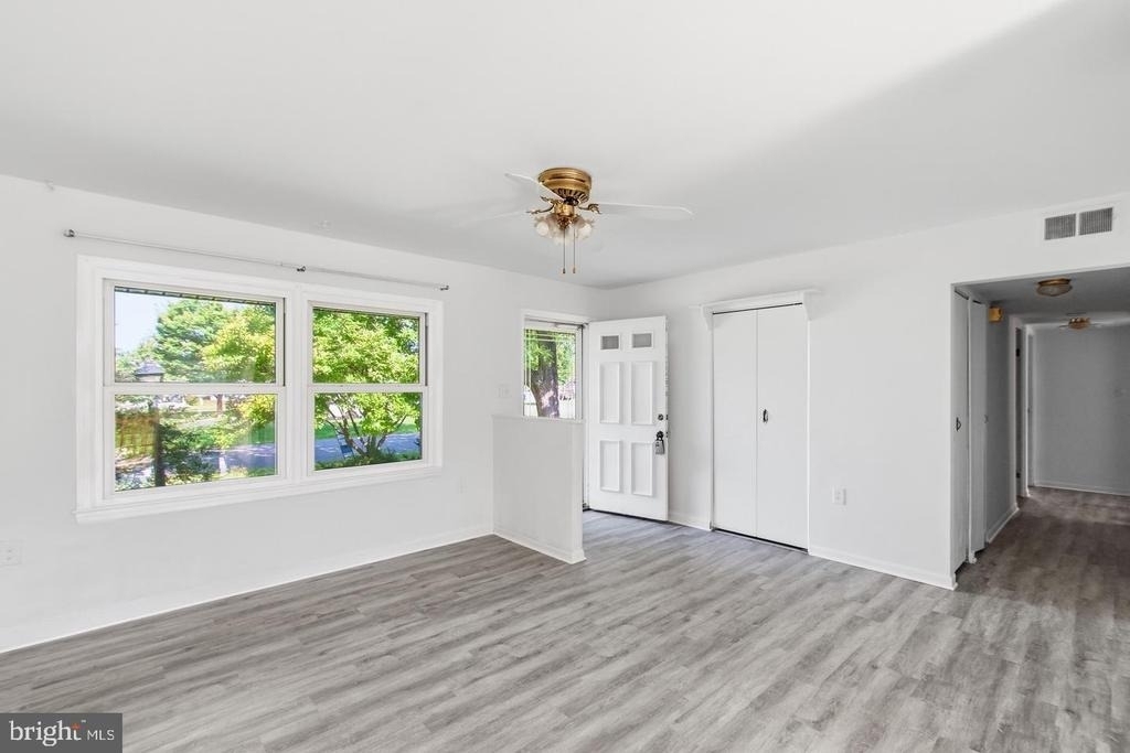 1100 N Sterling Boulevard - Photo 5