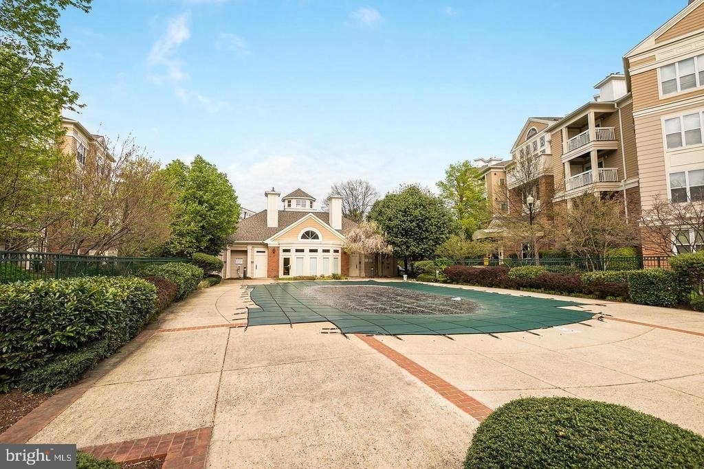 12919 Alton Square - Photo 2