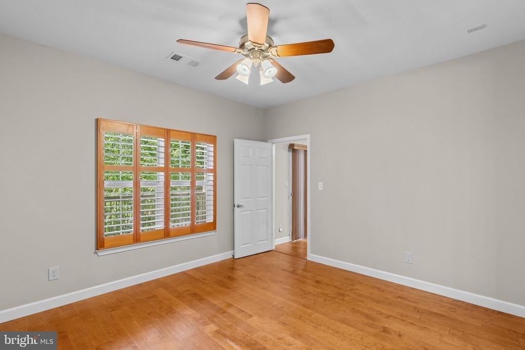 1701 Lake Shore Crest Drive - Photo 9