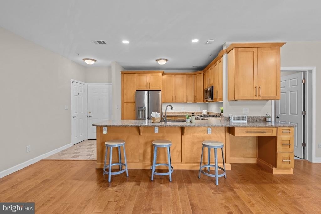 1701 Lake Shore Crest Drive - Photo 3