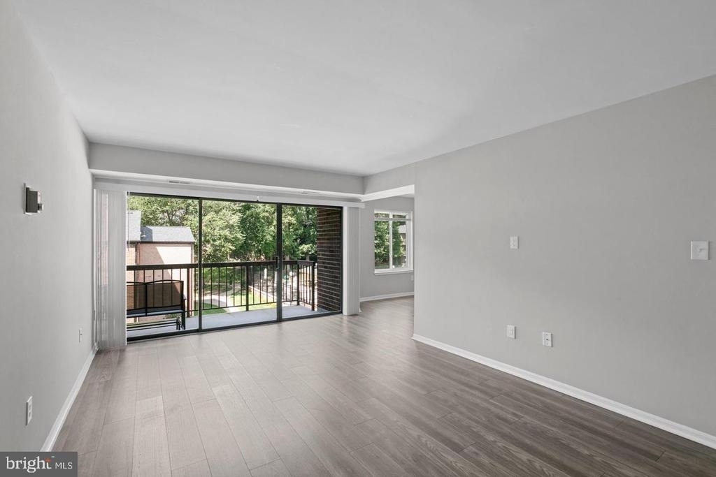 9728 Kingsbridge Drive - Photo 3
