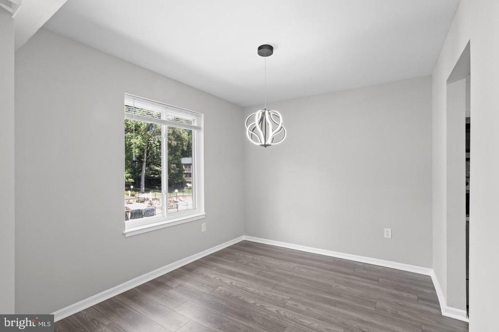 9728 Kingsbridge Drive - Photo 5