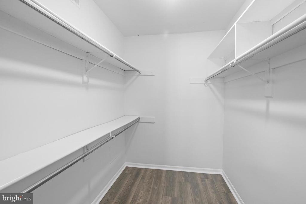 9728 Kingsbridge Drive - Photo 13