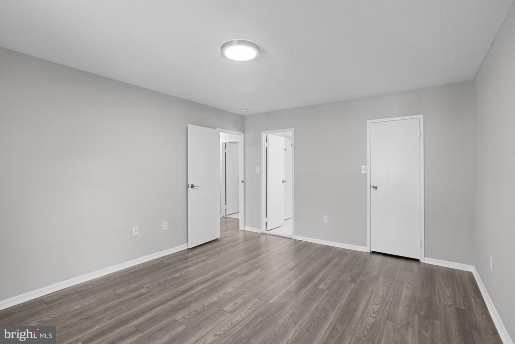 9728 Kingsbridge Drive - Photo 12