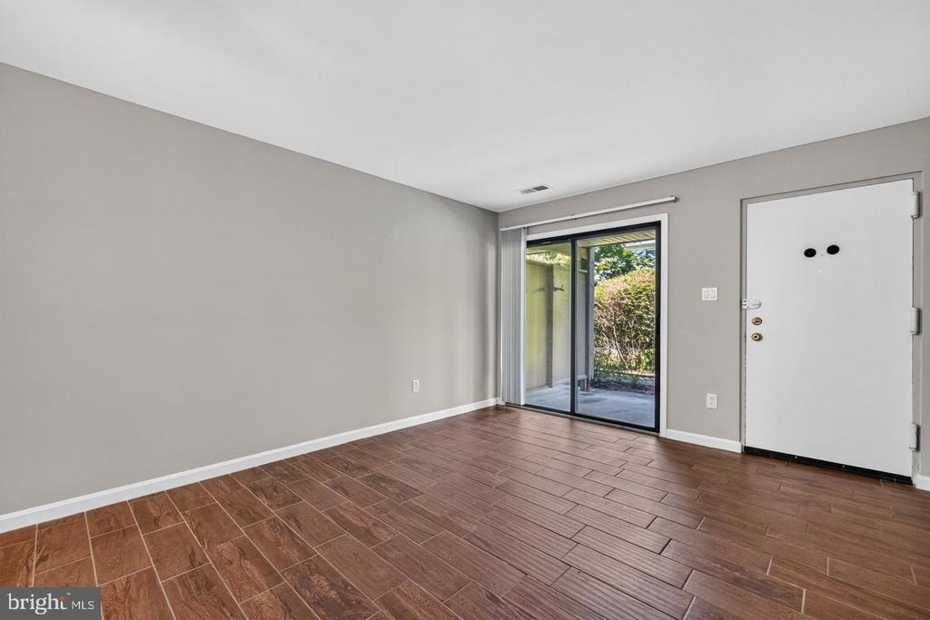 8509 Barrington Court - Photo 5