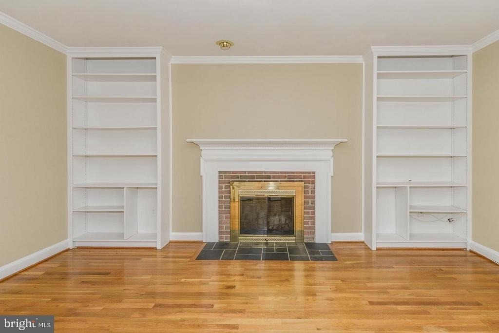1860 Golf View Court - Photo 1