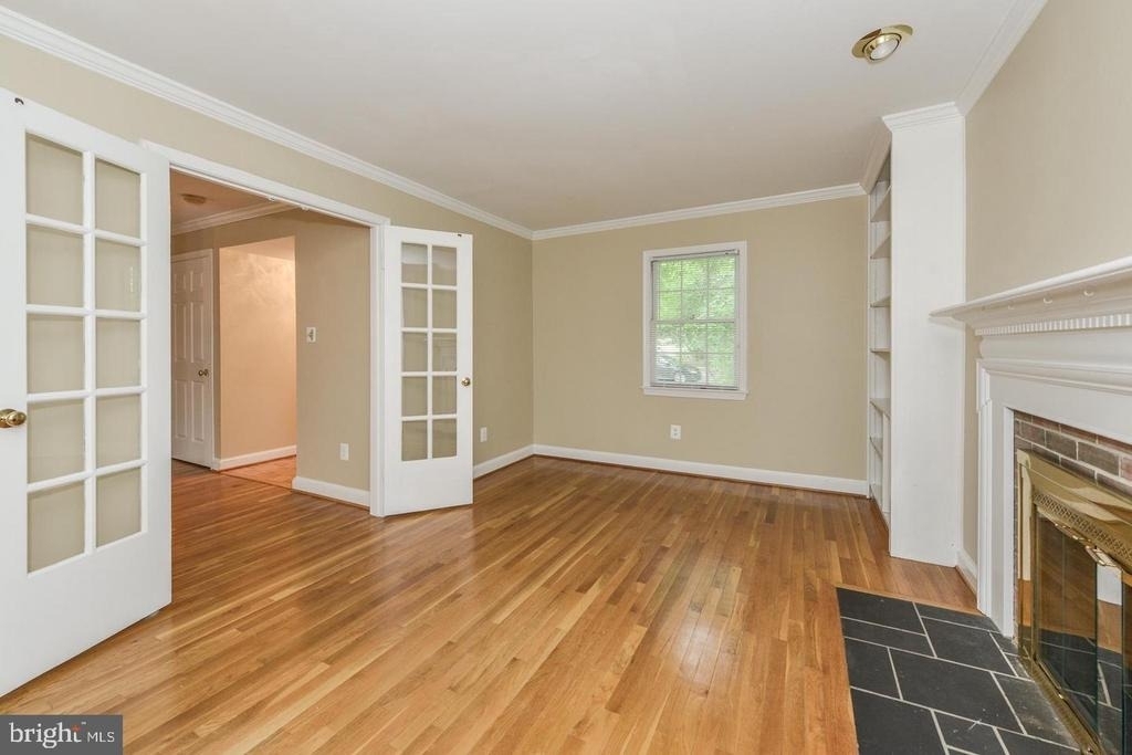 1860 Golf View Court - Photo 2