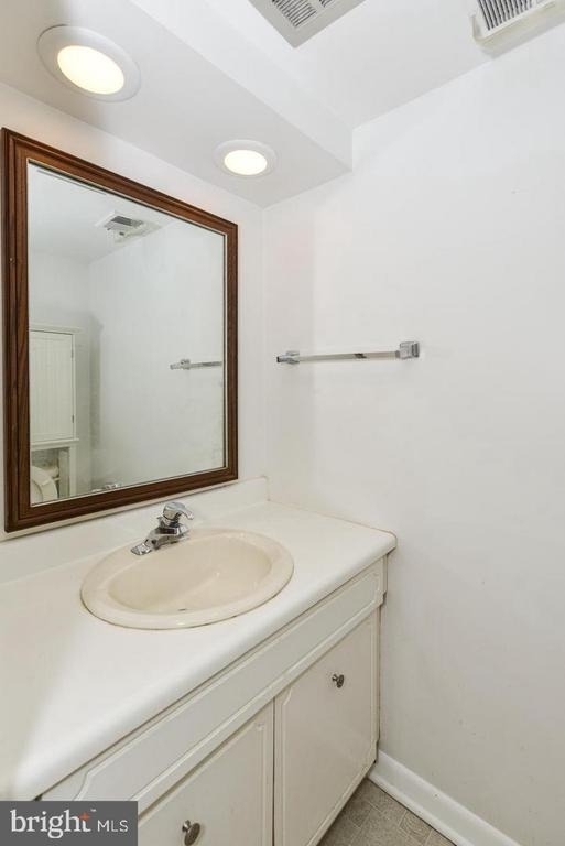 1860 Golf View Court - Photo 17