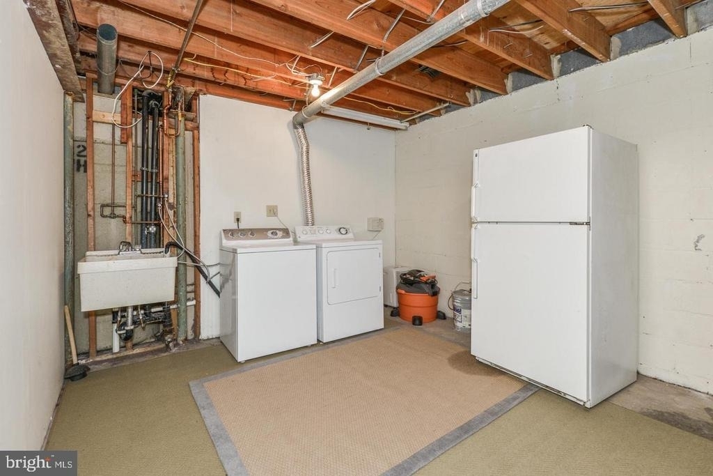 1860 Golf View Court - Photo 8