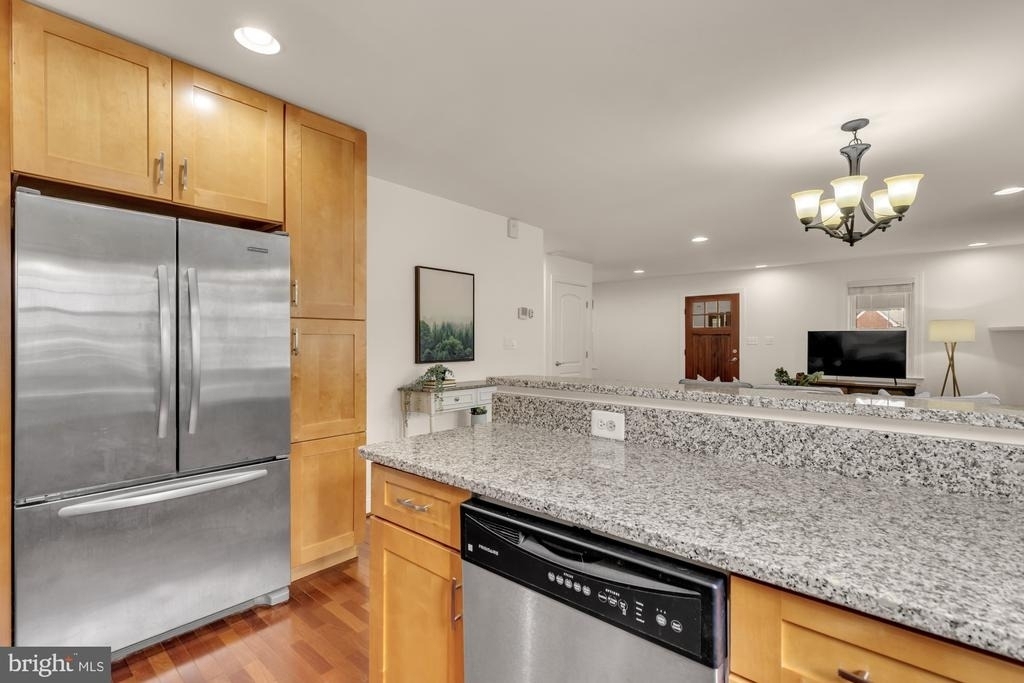 8604 Woodlawn Court - Photo 17