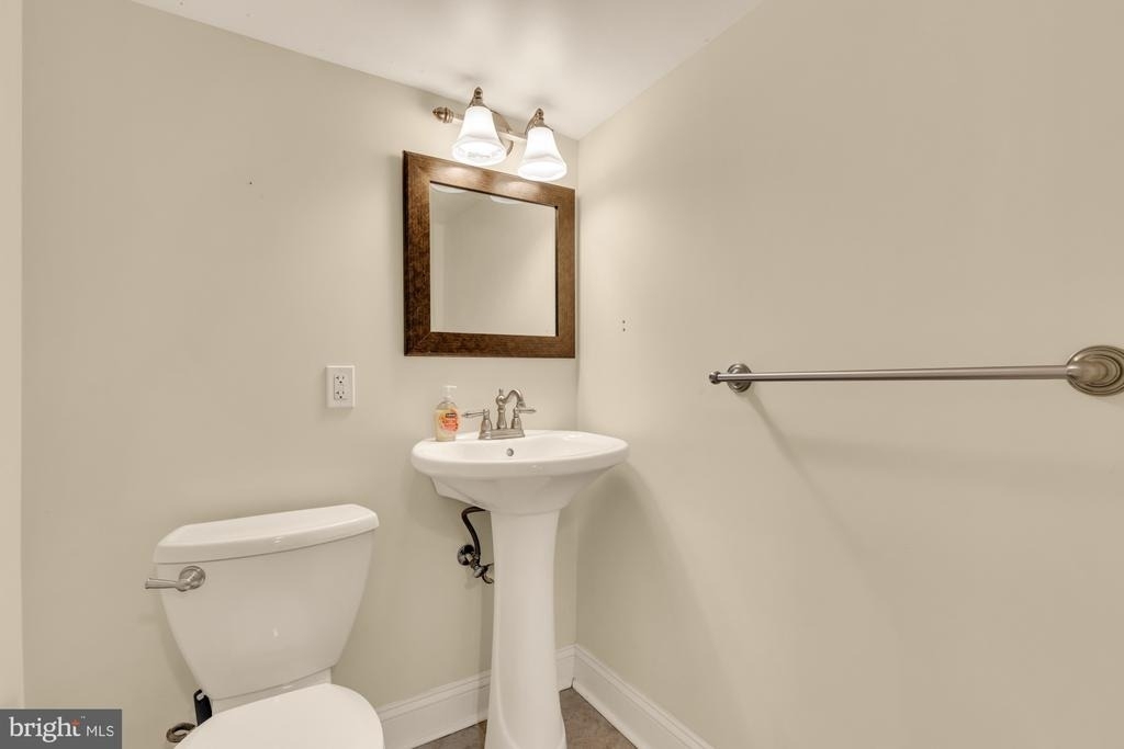 8604 Woodlawn Court - Photo 38