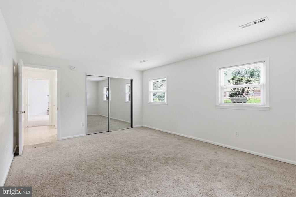 360 Park Street Ne - Photo 5