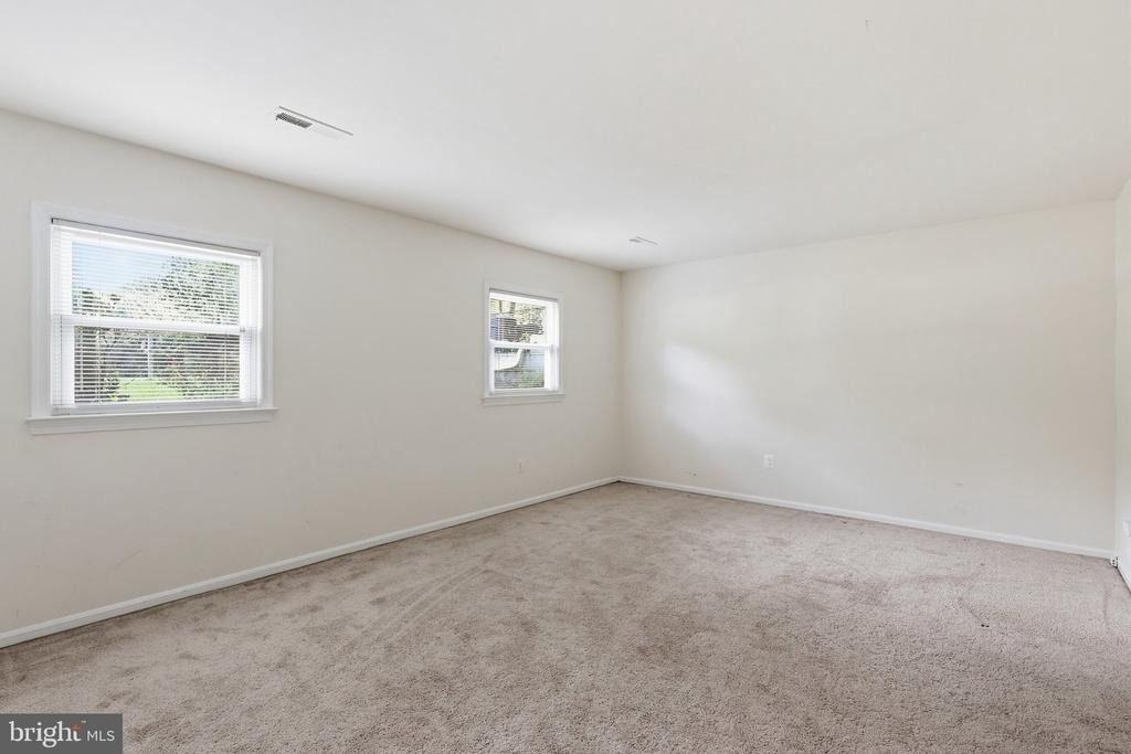 360 Park Street Ne - Photo 4